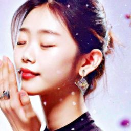 橄欖油的美容護膚功效及適用時機，為你揭秘?。═AGS：橄欖油、美容護膚、白天使用）