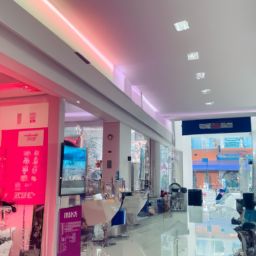 顏美人：盡顯光彩的專業(yè)美容護膚店