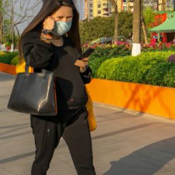 經(jīng)期可以做美容護膚嗎女生：揭秘真相，了解正確的護膚知識！